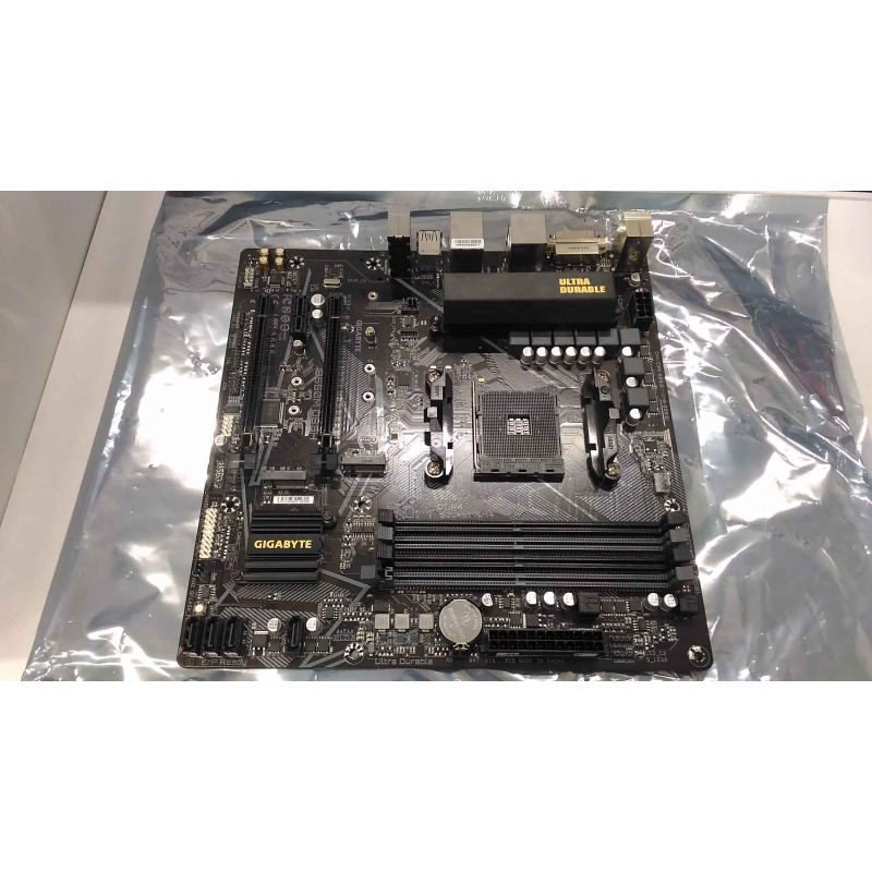 SALE OUT. GIGABYTE B550M DS3H 1.0 M/B, USED, REFURBISHED, WITHOUT ORIGINAL PACKAGING AND ACCESSORIES, ONLY BACK PANEL INCLUDED |