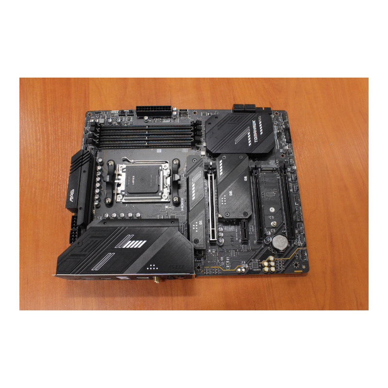 SALE OUT., MSI MAG X670E TOMAHAWK WIFI, Processor family AMD, Processor socket AM5, DDR5, Number of SATA connectors 4, USE